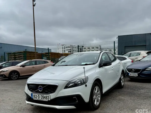 Volvo V40 Hatchback, Diesel, 2015, White