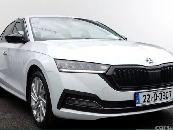 Skoda Octavia Saloon, Diesel, 2022, White