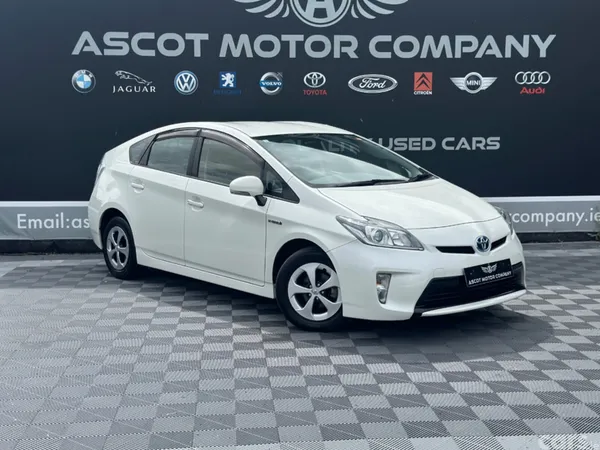 Toyota Prius Hatchback, Petrol Hybrid, 2015, White