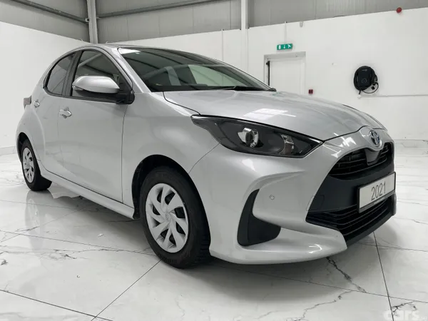 Toyota Yaris Hatchback, Petrol Hybrid, 2021, Silver