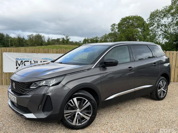 Peugeot 5008 MPV, Diesel, 2023, Grey