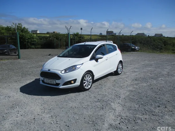 Ford Fiesta Hatchback, Petrol, 2017, White