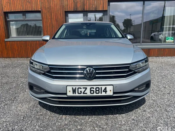 Volkswagen Passat Saloon, Diesel, 2022, Silver