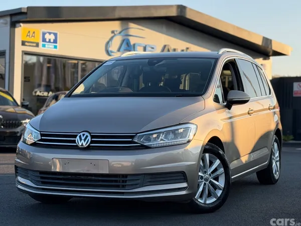 Volkswagen Touran MPV, Diesel, 2019, Beige