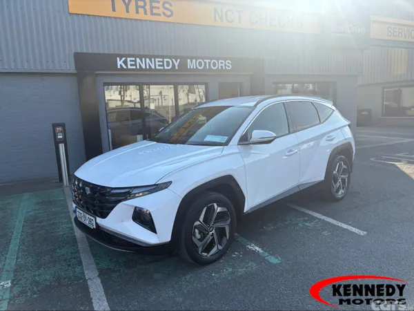 Hyundai Tucson MPV, Petrol Hybrid, 2023, White