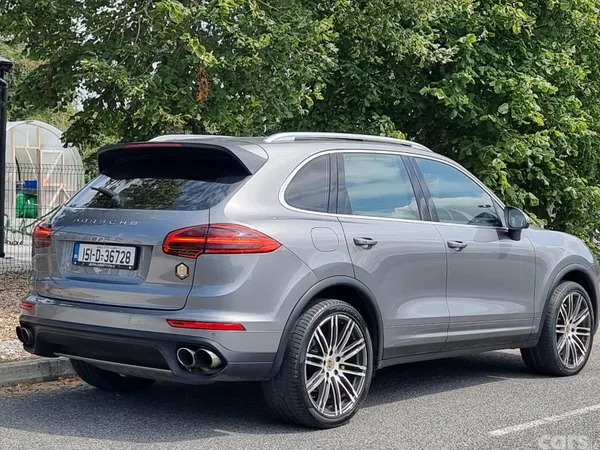 Porsche Cayenne SUV, Petrol Plug-in Hybrid, 2015, Grey