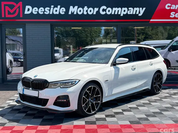 BMW 3-Series Estate, Petrol Hybrid, 2022, White
