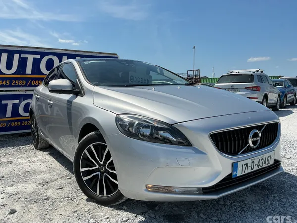 Volvo V40 Hatchback, Diesel, 2017, Grey