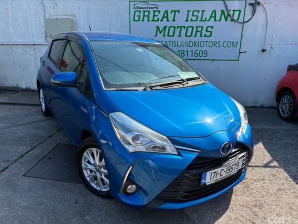 Toyota Vitz Hatchback, Petrol Hybrid, 2017, Blue
