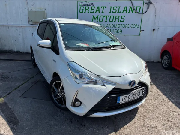 Toyota Vitz Hatchback, Petrol Hybrid, 2017, White