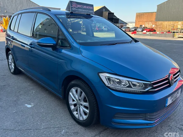 Volkswagen Touran MPV, Petrol, 2016, Blue