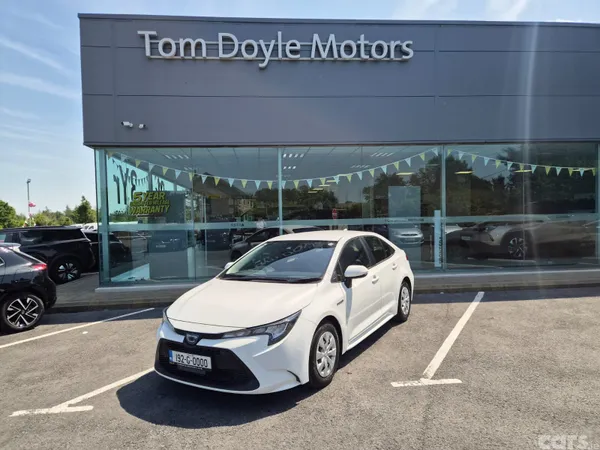 Toyota Corolla Saloon, Petrol Hybrid, 2019, White