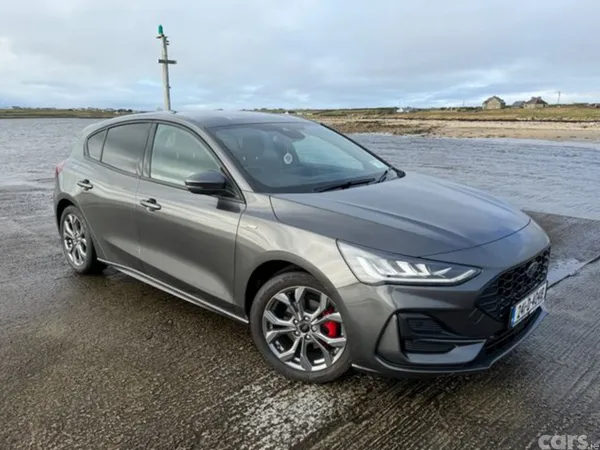 Ford Focus Hatchback, Petrol, 2024, Grey
