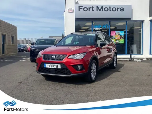 SEAT Arona Hatchback, Petrol, 2019, Red
