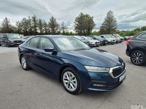 Skoda Octavia Saloon, Diesel, 2021, Blue