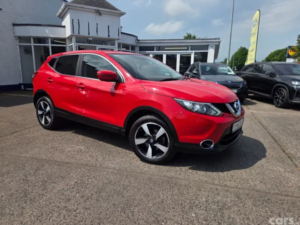 Nissan Qashqai Hatchback, Diesel, 2017, Red