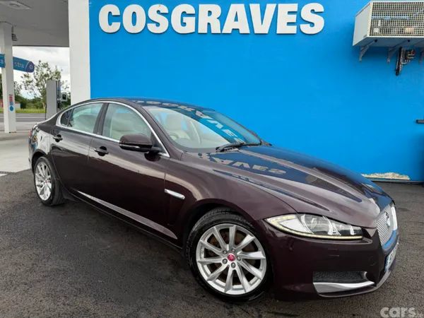 Jaguar XF Saloon, Diesel, 2015, Red
