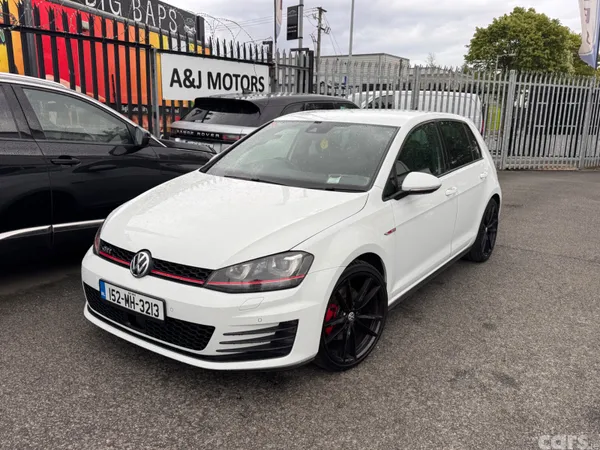 Volkswagen Golf Hatchback, Petrol, 2015, White