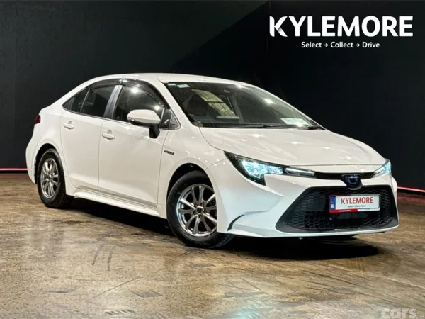 Toyota Corolla Saloon, Petrol Hybrid, 2020, White