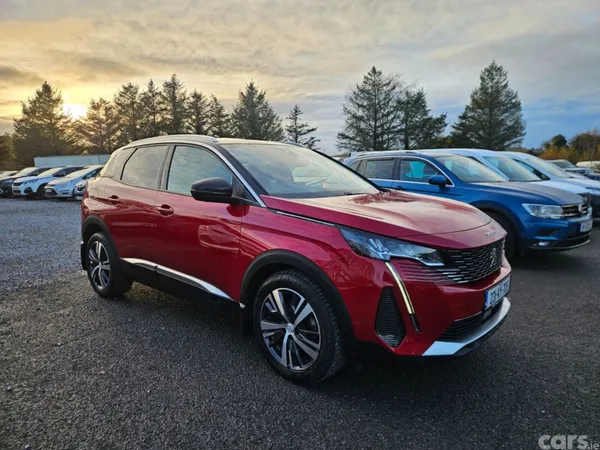 Peugeot 3008 MPV, Diesel, 2023, Red