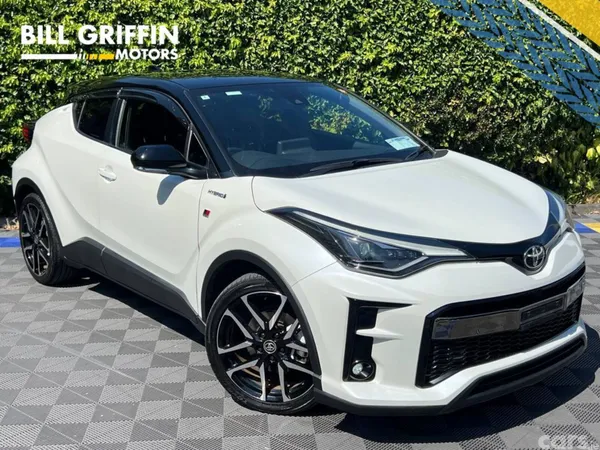 Toyota C-HR SUV, Petrol Hybrid, 2020, White