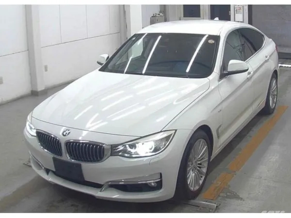 BMW 3-Series Hatchback, Petrol, 2015, White