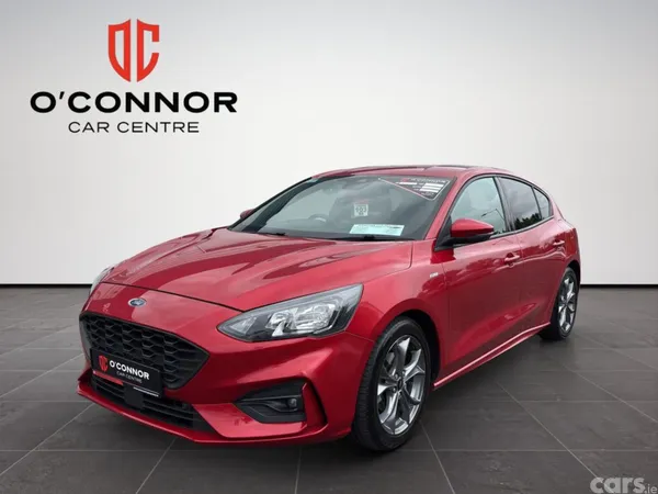 Ford Focus Hatchback, Diesel, 2021, Red
