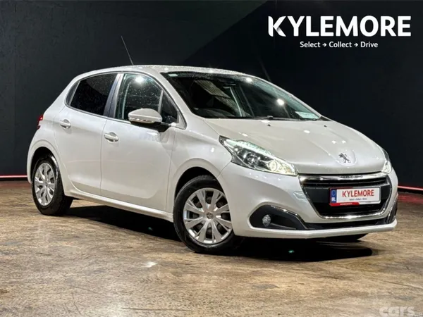 Peugeot 208 Hatchback, Petrol, 2017, White