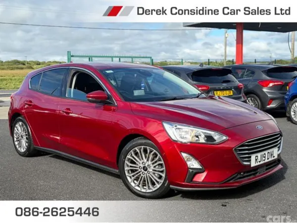 Ford Focus Hatchback, Diesel, 2019, Red