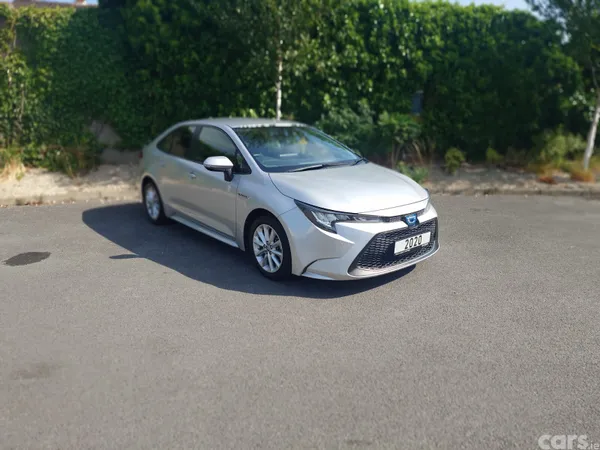 Toyota Corolla Saloon, Petrol Hybrid, 2020, Silver