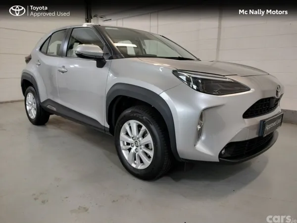 Toyota Yaris Cross Hatchback, Petrol Hybrid, 2024, Silver