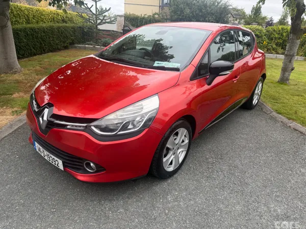 Renault Clio Hatchback, Petrol, 2014, Red