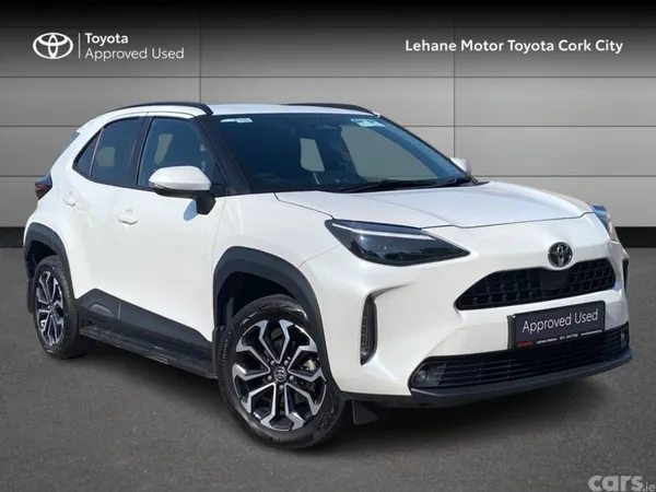 Toyota Yaris Cross Hatchback, Petrol Hybrid, 2024, White