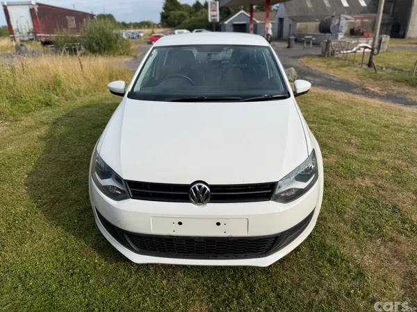 Volkswagen Polo Hatchback, Petrol, 2013, White