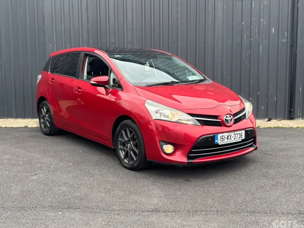 Toyota Verso MPV, Diesel, 2015, Red