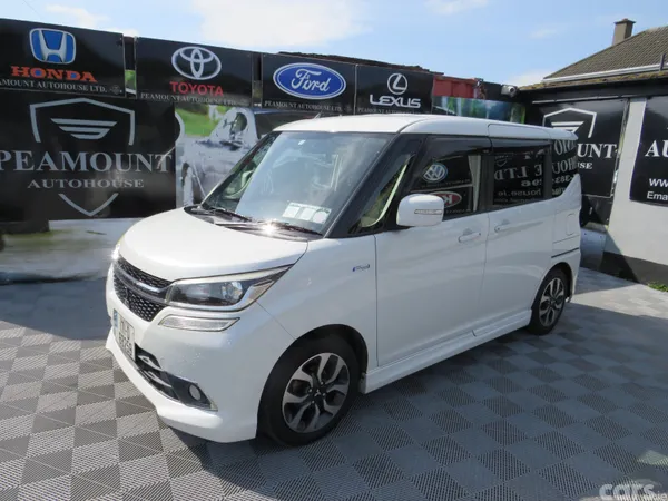 Mitsubishi Delica MPV, Petrol Hybrid, 2017, White