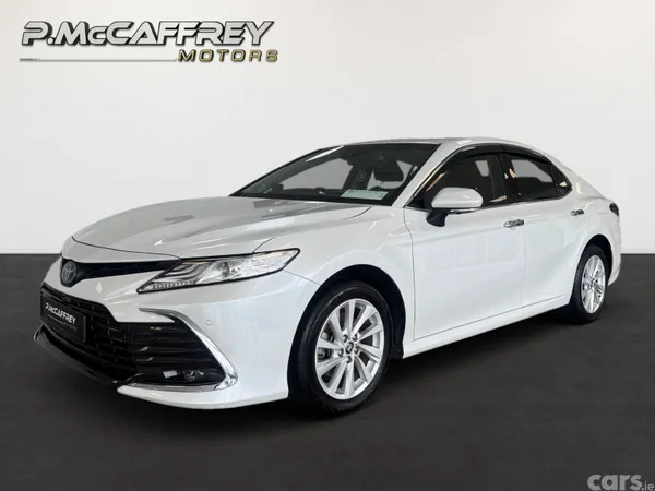 Toyota Camry Saloon, Petrol Hybrid, 2021, White