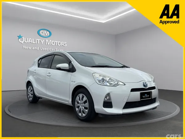 Toyota Aqua Hatchback, Petrol Hybrid, 2014, White