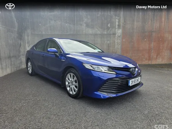 Toyota Camry Saloon, Petrol Hybrid, 2021, Blue