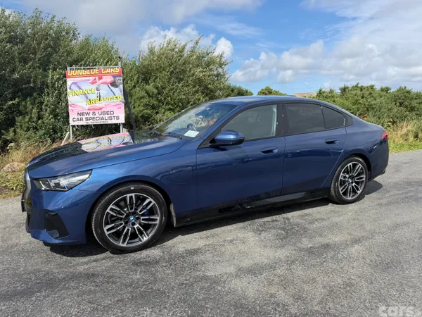 BMW 5-Series Saloon, Petrol Plug-in Hybrid, 2025, Blue