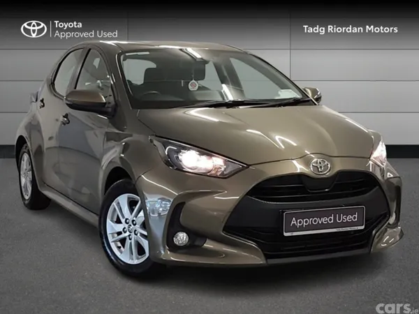 Toyota Yaris Hatchback, Petrol, 2021, Bronze