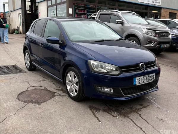 Volkswagen Polo Hatchback, Petrol, 2013, Blue