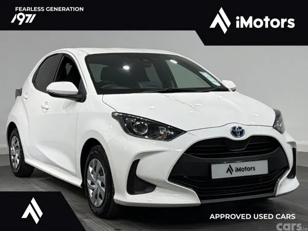 Toyota Yaris Hatchback, Petrol Hybrid, 2023, White