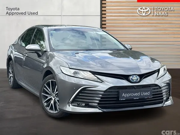 Toyota Camry Saloon, Petrol Hybrid, 2023, Silver