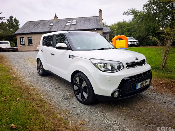Kia Soul Hatchback, Diesel, 2015, White
