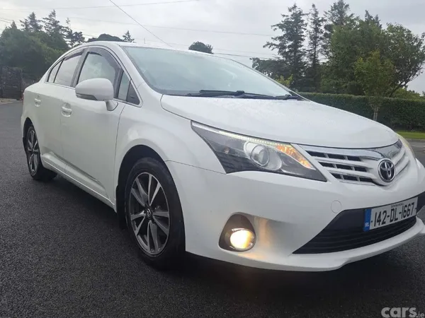 Toyota Avensis Saloon, Diesel, 2014, White