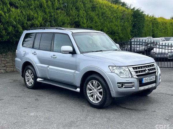 Mitsubishi Pajero SUV, Diesel, 2017, Silver