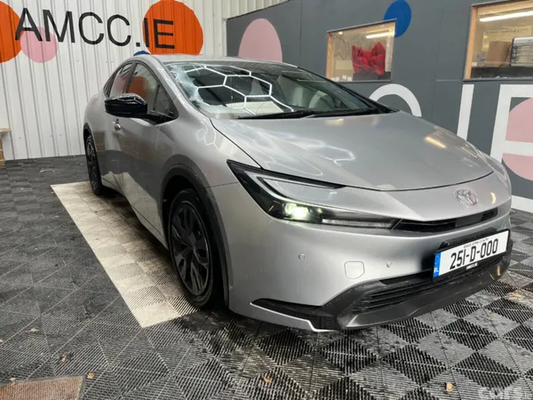 Toyota Prius Saloon, Petrol Hybrid, 2025, Silver