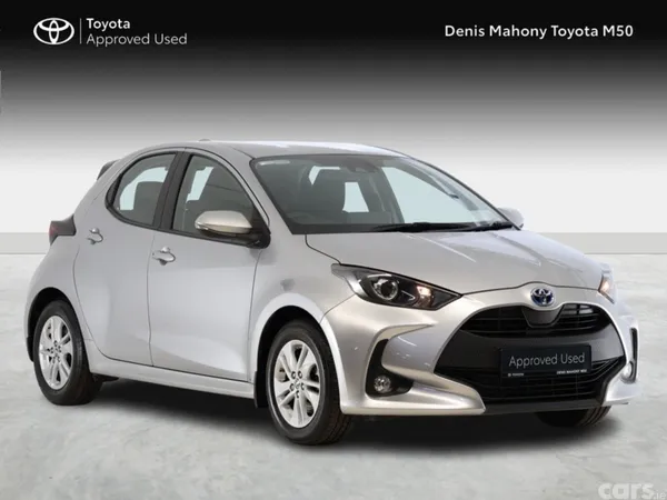 Toyota Yaris Hatchback, Petrol Hybrid, 2023, Silver