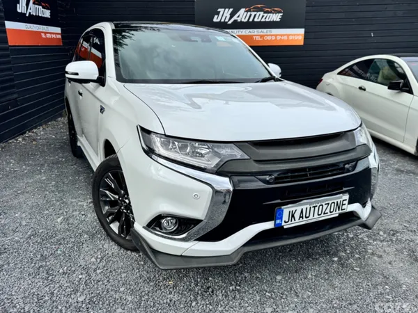 Mitsubishi Outlander MPV, Petrol Plug-in Hybrid, 2018, White
